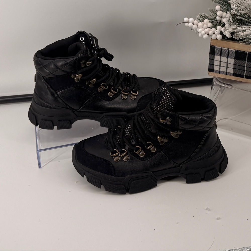 GBG Los Angeles Kix Hiker Boots Women's Size 6.5 Black Leather